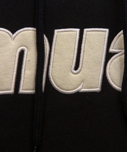 muahmuah（ムーアムーア）の「MUAHMUAH-ロゴ切替プルパーカー/ムアムア（パーカー・レディース・ホワイト/ブラック/ピンク・FREE）」の6枚目の写真