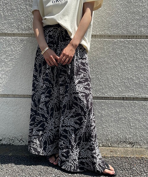 CREDONA(クレドナ)の「リバーシブルボタニカルSK(スカート・レディース・ブラック・FREE)」の12枚目の写真