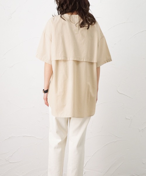 EDWIN（エドウィン）の「EDWIN エドウィン C17 シーセブンティーン クルーバックフェイクレイヤードシャツ（シャツ/ブラウス・レディース・ベージュ・M/L）」の2枚目の写真