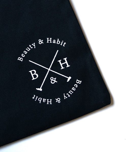 Beauty&Habit(ビューティアンドハビット)の「【Beauty&Habit】キャンバスワンポイントロゴサコッシュ(ショルダーバッグ・メンズ・ブラック/ナチュラル・FREE)」の6枚目の写真