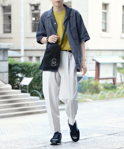 Beauty&Habit(ビューティアンドハビット)の「【Beauty&Habit】キャンバスワンポイントロゴサコッシュ(ショルダーバッグ・メンズ・ブラック/ナチュラル・FREE)」の10枚目の写真