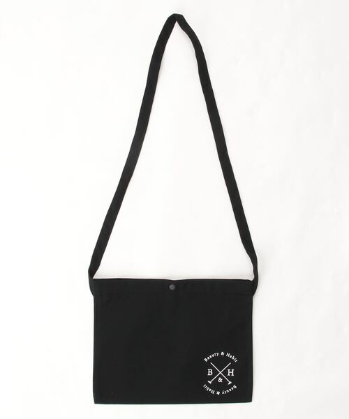 Beauty&Habit(ビューティアンドハビット)の「【Beauty&Habit】キャンバスワンポイントロゴサコッシュ(ショルダーバッグ・メンズ・ブラック/ナチュラル・FREE)」の13枚目の写真