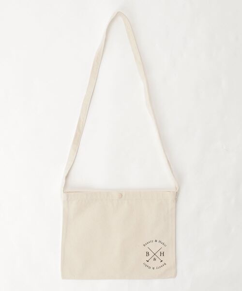 Beauty&Habit(ビューティアンドハビット)の「【Beauty&Habit】キャンバスワンポイントロゴサコッシュ(ショルダーバッグ・メンズ・ブラック/ナチュラル・FREE)」の14枚目の写真