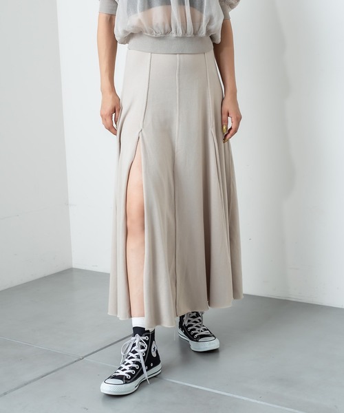 RASVOA(ラスボア)の「ハイスリットスカート(スカート・レディース・ベージュ/グレー/アイボリー/ブラック・FREE)」の1枚目の写真