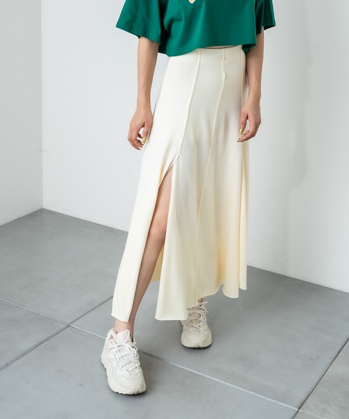 RASVOA(ラスボア)の「ハイスリットスカート(スカート・レディース・ベージュ/グレー/アイボリー/ブラック・FREE)」の2枚目の写真