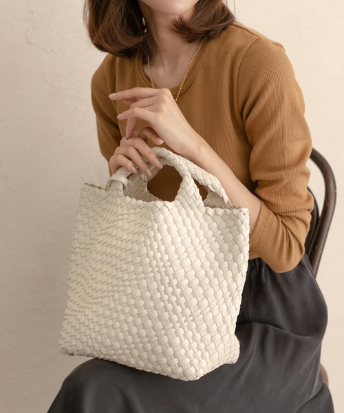 RODE SKO（ロデスコ）の「ANJE プチ編み込みトートバッグ（トートバッグ・レディース・ベージュ/オフホワイト/ミント・ONE）」の2枚目の写真
