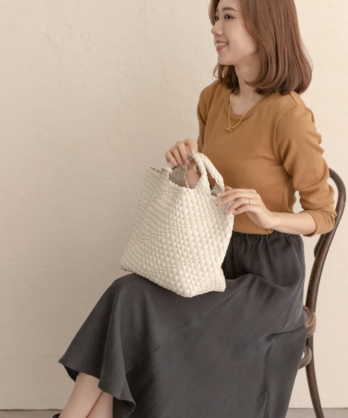 RODE SKO（ロデスコ）の「ANJE プチ編み込みトートバッグ（トートバッグ・レディース・ベージュ/オフホワイト/ミント・ONE）」の13枚目の写真