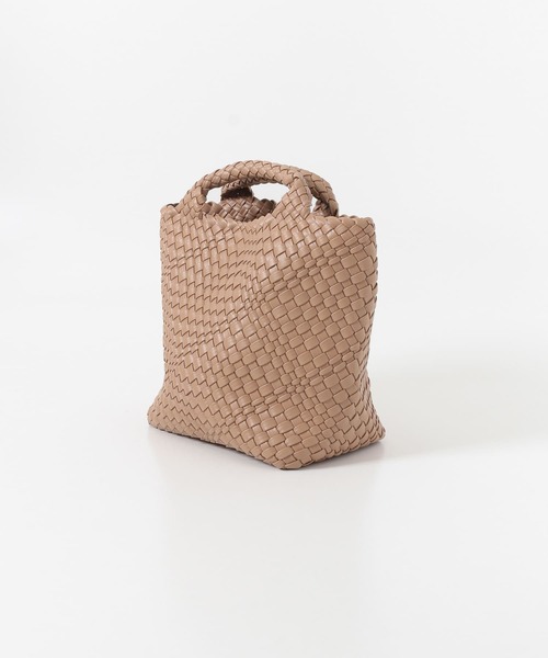 RODE SKO（ロデスコ）の「ANJE プチ編み込みトートバッグ（トートバッグ・レディース・ベージュ/オフホワイト/ミント・ONE）」の16枚目の写真