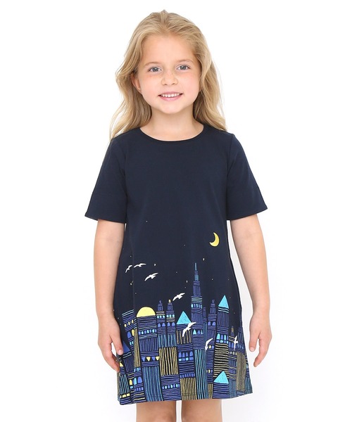 Design Tshirts Store graniph(デザイン ティーシャツ ストア グラニフ)の「ファンタジーナイト|キッズAライン5分袖ワンピース(ワンピース・キッズ・ネイビー・90/110/130)」の1枚目の写真