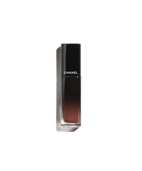 CHANEL(シャネル)の「ルージュ アリュール ラック リクィッド リップカラー(つややかなサテン仕上がり)(口紅/リップティント/グロス・レディース・60 アンフレクシブル/62 スティル/63 アルティメット/64 エグジジャンス/65 アンペルテュルバーブル/66 ペルマナン/67 ステディー/70 イモビル/72 アイコニック/73 アンヴァンシーブル/74 エクスペリモンテ/75 フィデリテ/79 エテルニテ/80 タイムレス/83 ベージュ スクレ/84 ローズ アンビギュ/87 ルージュ イレギュリエ/82 ベージュ コンフィダンシエル/85 コライユ アルテルナティフ/86 ルージュ キャプティヴァン/89 ルージュ オンブル/88 ローズ ミステール/90 ゴールデン ベージュ/91 ファンシー プリュンヌ/92 シー シェル/93 シー スター/94 クリスタル ピンク/95 スペル/96 アヴァン ギャルディスト/97 イレール/558 インカンデセント/559 ネビュルーズ・FREE)」の5枚目の写真