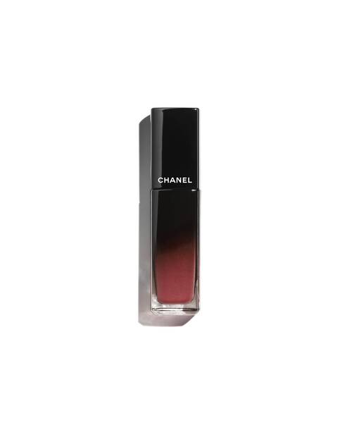 CHANEL(シャネル)の「ルージュ アリュール ラック リクィッド リップカラー(つややかなサテン仕上がり)(口紅/リップティント/グロス・レディース・60 アンフレクシブル/62 スティル/63 アルティメット/64 エグジジャンス/65 アンペルテュルバーブル/66 ペルマナン/67 ステディー/70 イモビル/72 アイコニック/73 アンヴァンシーブル/74 エクスペリモンテ/75 フィデリテ/79 エテルニテ/80 タイムレス/83 ベージュ スクレ/84 ローズ アンビギュ/87 ルージュ イレギュリエ/82 ベージュ コンフィダンシエル/85 コライユ アルテルナティフ/86 ルージュ キャプティヴァン/89 ルージュ オンブル/88 ローズ ミステール/90 ゴールデン ベージュ/91 ファンシー プリュンヌ/92 シー シェル/93 シー スター/94 クリスタル ピンク/95 スペル/96 アヴァン ギャルディスト/97 イレール/558 インカンデセント/559 ネビュルーズ・FREE)」の13枚目の写真
