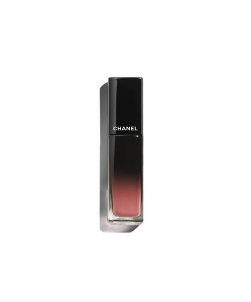 CHANEL(シャネル)の「ルージュ アリュール ラック リクィッド リップカラー(つややかなサテン仕上がり)(口紅/リップティント/グロス・レディース・60 アンフレクシブル/62 スティル/63 アルティメット/64 エグジジャンス/65 アンペルテュルバーブル/66 ペルマナン/67 ステディー/70 イモビル/72 アイコニック/73 アンヴァンシーブル/74 エクスペリモンテ/75 フィデリテ/79 エテルニテ/80 タイムレス/83 ベージュ スクレ/84 ローズ アンビギュ/87 ルージュ イレギュリエ/82 ベージュ コンフィダンシエル/85 コライユ アルテルナティフ/86 ルージュ キャプティヴァン/89 ルージュ オンブル/88 ローズ ミステール/90 ゴールデン ベージュ/91 ファンシー プリュンヌ/92 シー シェル/93 シー スター/94 クリスタル ピンク/95 スペル/96 アヴァン ギャルディスト/97 イレール/558 インカンデセント/559 ネビュルーズ・FREE)」の7枚目の写真