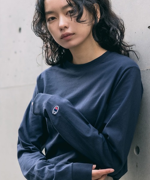 Champion(チャンピオン)の「【Champion Authentic T-SHIRTS】 レディース チャンピオン スーパーオーバーサイズ コットン L/S Tシャツ(Tシャツ/カットソー・レディース・ホワイト/グレー/ネイビー/ブラック/レッド/ブルー・S/M/L/XL)」の4枚目の写真