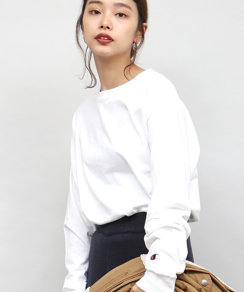Champion(チャンピオン)の「【Champion Authentic T-SHIRTS】 レディース チャンピオン スーパーオーバーサイズ コットン L/S Tシャツ(Tシャツ/カットソー・レディース・ホワイト/グレー/ネイビー/ブラック/レッド/ブルー・S/M/L/XL)」の1枚目の写真