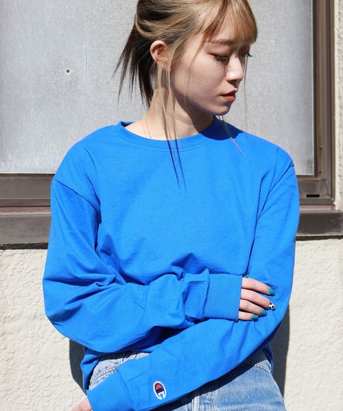 Champion(チャンピオン)の「【Champion Authentic T-SHIRTS】 レディース チャンピオン スーパーオーバーサイズ コットン L/S Tシャツ(Tシャツ/カットソー・レディース・ホワイト/グレー/ネイビー/ブラック/レッド/ブルー・S/M/L/XL)」の5枚目の写真