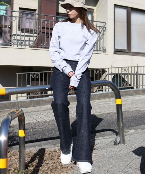 Champion(チャンピオン)の「【Champion Authentic T-SHIRTS】 レディース チャンピオン スーパーオーバーサイズ コットン L/S Tシャツ(Tシャツ/カットソー・レディース・ホワイト/グレー/ネイビー/ブラック/レッド/ブルー・S/M/L/XL)」の13枚目の写真