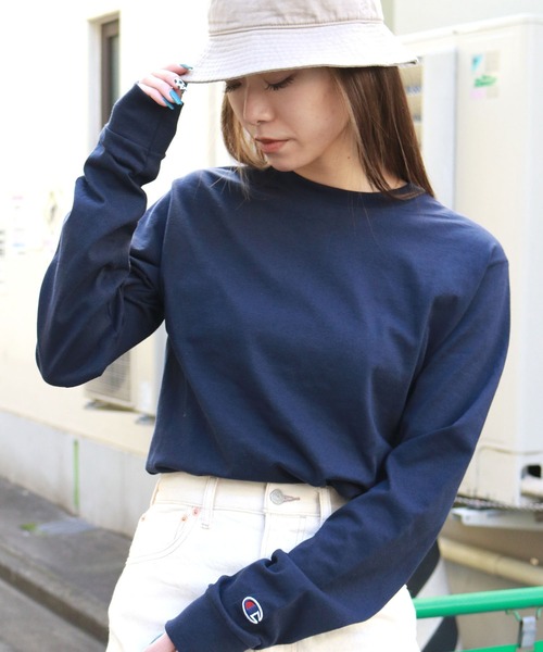 Champion(チャンピオン)の「【Champion Authentic T-SHIRTS】 レディース チャンピオン スーパーオーバーサイズ コットン L/S Tシャツ(Tシャツ/カットソー・レディース・ホワイト/グレー/ネイビー/ブラック/レッド/ブルー・S/M/L/XL)」の14枚目の写真