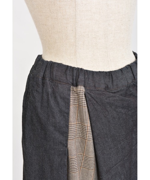 gomme（ゴム）の「8ozデニム　タックワイドパンツ（デニムパンツ・レディース・ブラック/インディゴブルー・MEDIUM）」の4枚目の写真