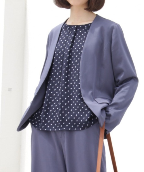 fleur by mint breeze(フルールバイミントブリーズ)の「ストレッチサテン ノーカラー ジャケット(ノーカラージャケット・レディース・ブルー/チャコールグレー・M/5L/3L/4L/L/LL)」の1枚目の写真