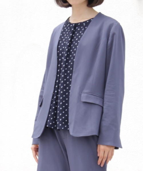 fleur by mint breeze(フルールバイミントブリーズ)の「ストレッチサテン ノーカラー ジャケット(ノーカラージャケット・レディース・ブルー/チャコールグレー・M/5L/3L/4L/L/LL)」の13枚目の写真