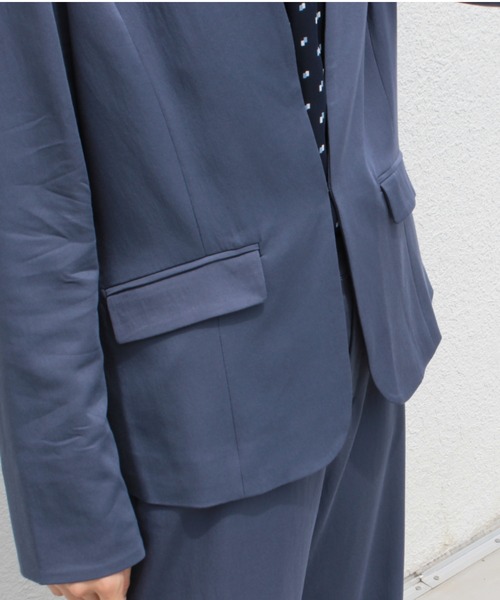 fleur by mint breeze(フルールバイミントブリーズ)の「ストレッチサテン ノーカラー ジャケット(ノーカラージャケット・レディース・ブルー/チャコールグレー・M/5L/3L/4L/L/LL)」の3枚目の写真