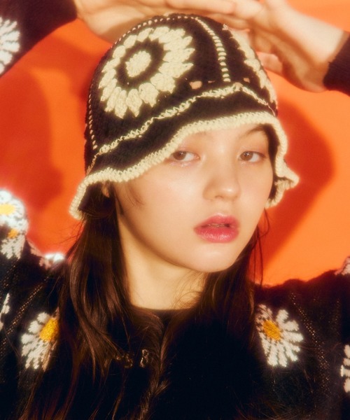 WC（ダブル シー）の「クロシェ編みニットハット（ハット・レディース・パープル/ネイビー/アイボリー/ブラック/サックスブルー・FREE）」の19枚目の写真