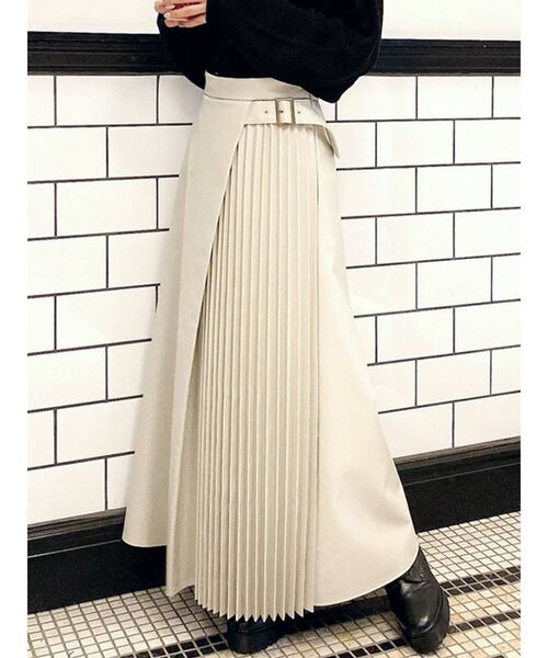 RESEXXY（リゼクシー）の「レザープリーツ切替スカート（スカート・レディース・ブラック/ブラウン/アイボリー・FREE）」の2枚目の写真