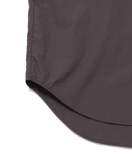 ADAM ET ROPE'(アダムエロペ)の「フロントタック コットンブロード シャツチュニック(シャツ/ブラウス・メンズ・オフホワイト/チャコールグレー/グリーン・M/L)」の21枚目の写真