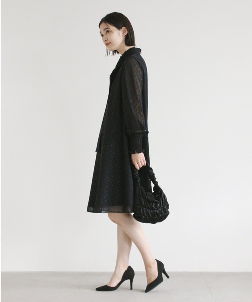 kaene（カエン）の「ラメドビーシャーリングワンピース（ドレス・レディース・ブラック/グレイッシュベージュ・1/2）」の12枚目の写真