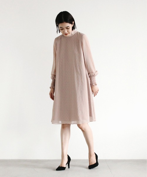 kaene（カエン）の「ラメドビーシャーリングワンピース（ドレス・レディース・ブラック/グレイッシュベージュ・1/2）」の6枚目の写真