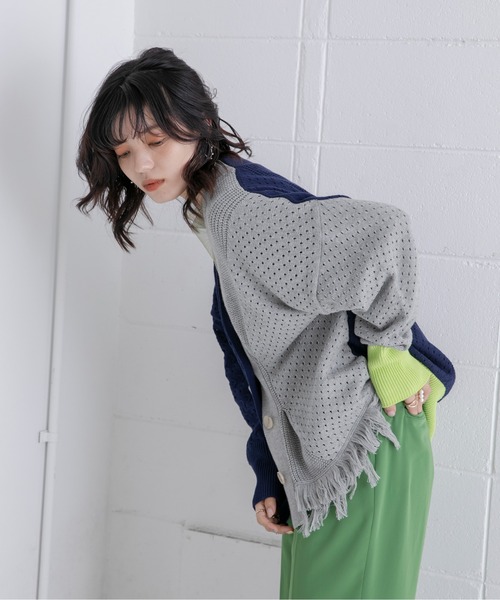 Eimee Law(エイミーロウ)の「メッシュ編み配色ニットカーデ(ニット/セーター・レディース・ネイビー/アイボリー/ベージュ・38)」の5枚目の写真