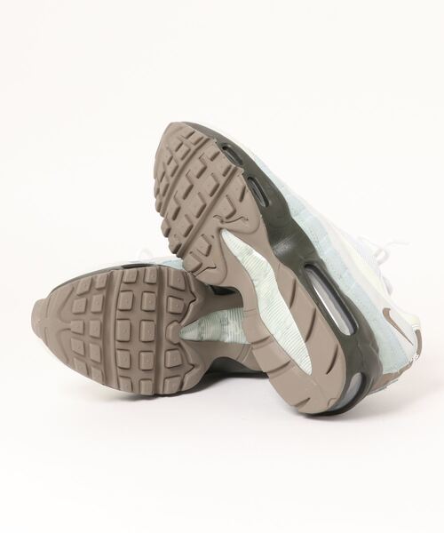 NIKE(ナイキ)の「NIKE Air Max 95(その他シューズ・メンズ・ライトグレー・26.0cm/27.0cm/28.0cm)」の3枚目の写真