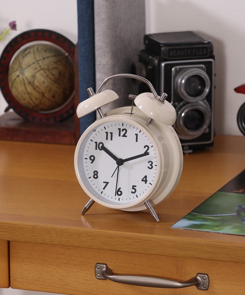 emesuelee（エメスーリー）の「アラームクロック レトロ（置時計）」 WEAR