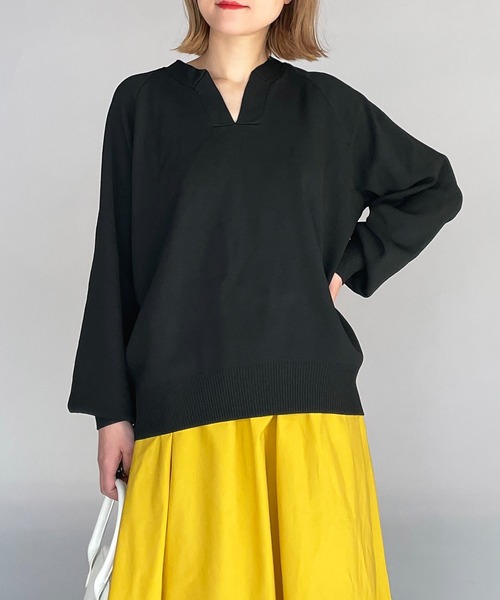 PICCIN（ピッチン）の「バックタック キーネックニット（ニット/セーター・レディース・ブラック/グリーン・M）」の2枚目の写真