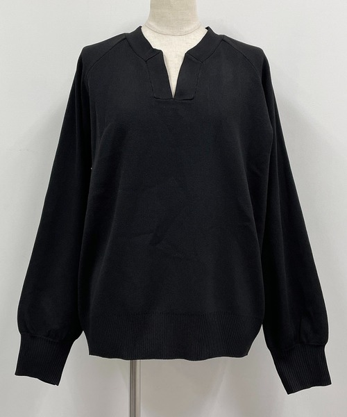 PICCIN（ピッチン）の「バックタック キーネックニット（ニット/セーター・レディース・ブラック/グリーン・M）」の6枚目の写真