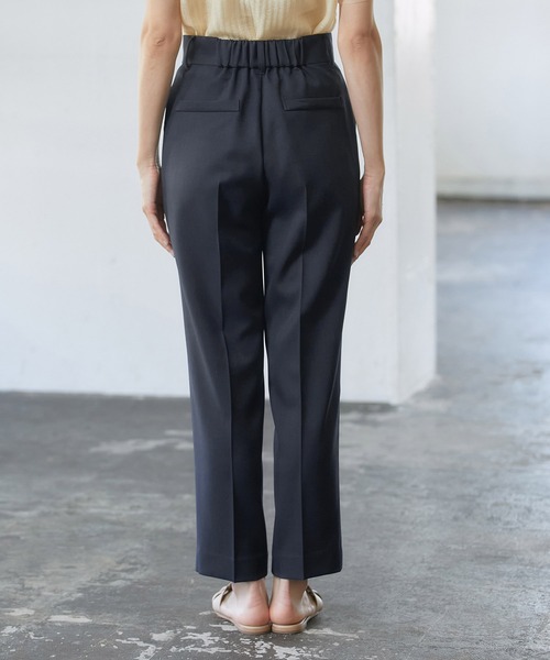 ROPE'（ロペ）の「【洗える】エステルソフトツイルイージータックテーパードパンツ /一部店舗限定（その他パンツ・レディース・ネイビー/オフホワイト・38）」の9枚目の写真