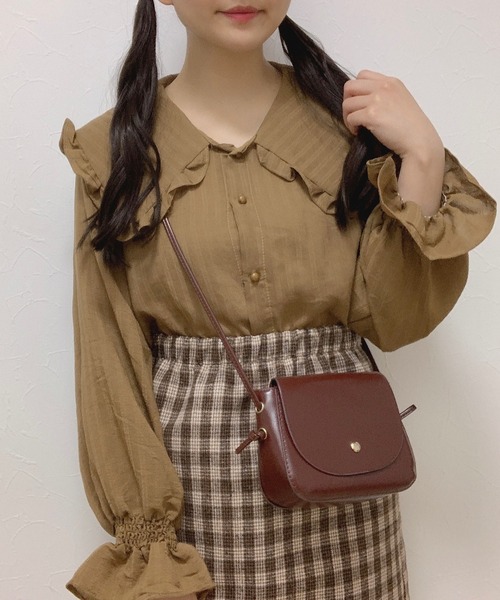 Cham.（チャム）の「ビッグカラーフリルブラウス（シャツ/ブラウス・レディース・ブラウン/ホワイト・F）」の11枚目の写真