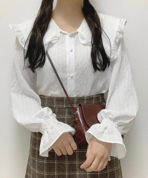 Cham.（チャム）の「ビッグカラーフリルブラウス（シャツ/ブラウス・レディース・ブラウン/ホワイト・F）」の19枚目の写真