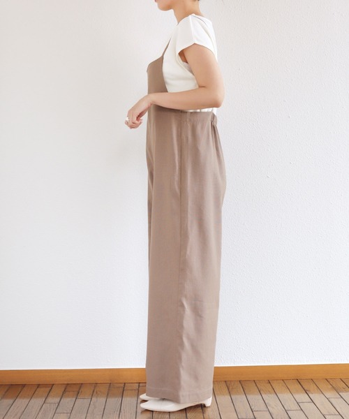 andme(アンドミー)の「リネン混ワイドキャミサロペット(サロペット/オーバーオール・レディース・ブラック/ブラウン/ライトカーキ/グレイッシュベージュ/キナリ/ネイビー/テラコッタ/カーキ・M/L)」の12枚目の写真