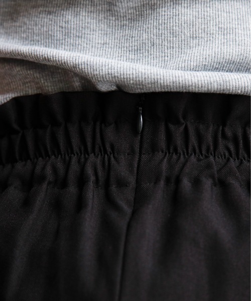 feepur（フェピュール）の「Vネックジレ＆タイトスカート/セットアップ（セットアップ・レディース・アイボリー/ブラック・MEDIUM）」の12枚目の写真