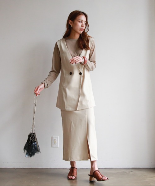 feepur（フェピュール）の「Vネックジレ＆タイトスカート/セットアップ（セットアップ・レディース・アイボリー/ブラック・MEDIUM）」の5枚目の写真