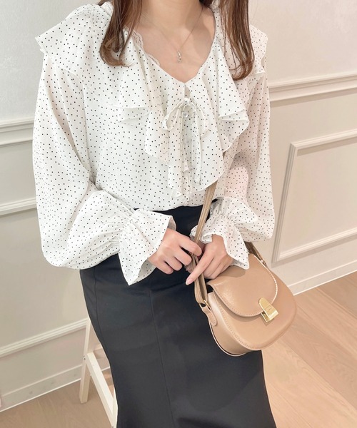 apres jour（アプレジュール）の「ラッフルブラウス【ZOZOTOWN限定アイテム】（シャツ/ブラウス・レディース・オフホワイト/ネイビー/ピンク/ミント/ホワイト系その他/ブラック/ベージュ・X-LARGE/フリー）」の3枚目の写真