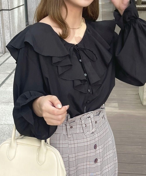 apres jour（アプレジュール）の「ラッフルブラウス【ZOZOTOWN限定アイテム】（シャツ/ブラウス・レディース・オフホワイト/ネイビー/ピンク/ミント/ホワイト系その他/ブラック/ベージュ・X-LARGE/フリー）」の4枚目の写真