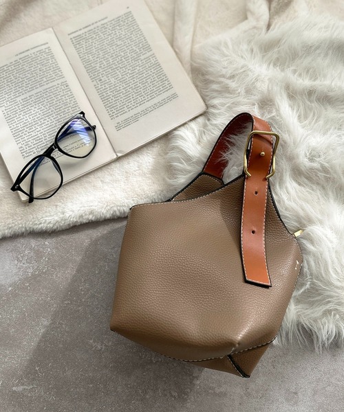 apres jour clair（アプレジュールクレア）の「【apres jour clair×ARIAZ】２WAYワンハンドルショルダーバッグ（ハンドバッグ・レディース・ダークブラウン/アイボリー/ベージュ・FREE）」の12枚目の写真