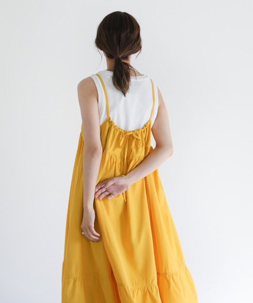 select MOCA(セレクトモカ)の「ティアードギャザーキャミワンピース(ワンピース・レディース・イエロー/グリーン・FREE)」の4枚目の写真