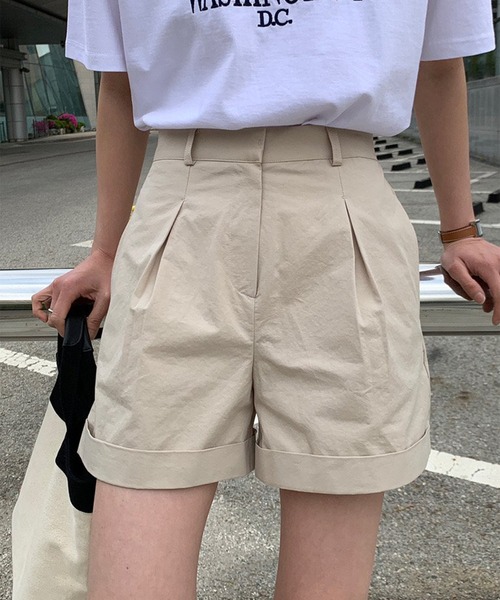 MUYMONA(ムイモナ)の「タック入り コットンショートパンツ mmw22s037【MUYMONA】【2022SS】(その他パンツ・レディース・ベージュ/スミクロ・M/S)」の7枚目の写真