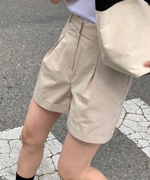 MUYMONA(ムイモナ)の「タック入り コットンショートパンツ mmw22s037【MUYMONA】【2022SS】(その他パンツ・レディース・ベージュ/スミクロ・M/S)」の16枚目の写真