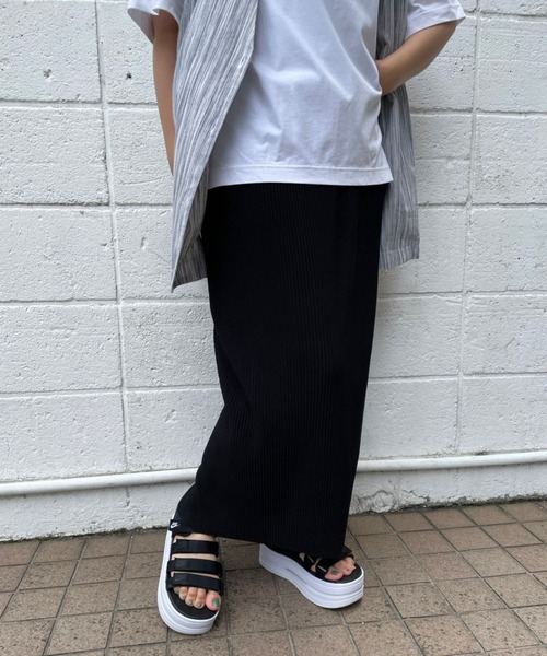 JUGLANS(ユグランス)の「☆ すとんと落ち感。プリーツナロースカート 343120(スカート・レディース・ブラック/ピンク/グリーン・FREE)」の1枚目の写真