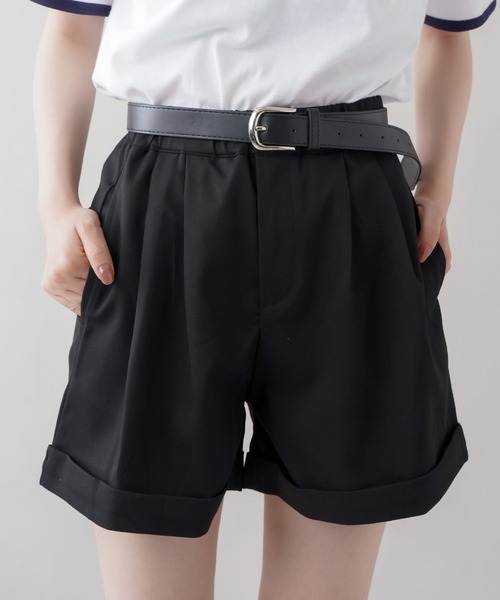 SPINNS(スピンズ)の「センタープレスタック ロールアップショートパンツ(スラックス・レディース・ブラック・ONESIZE)」の1枚目の写真