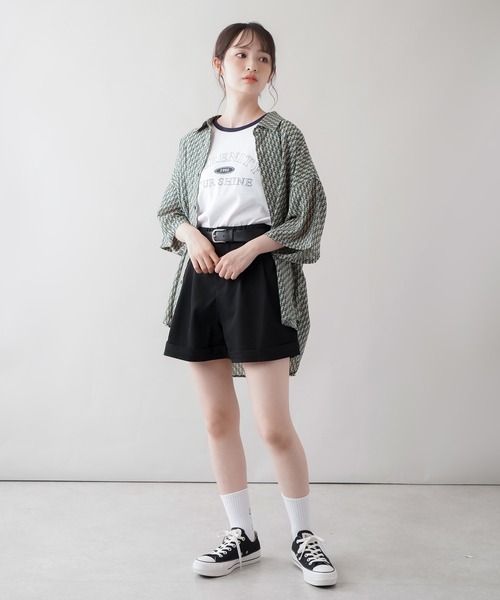 SPINNS(スピンズ)の「センタープレスタック ロールアップショートパンツ(スラックス・レディース・ブラック・ONESIZE)」の4枚目の写真